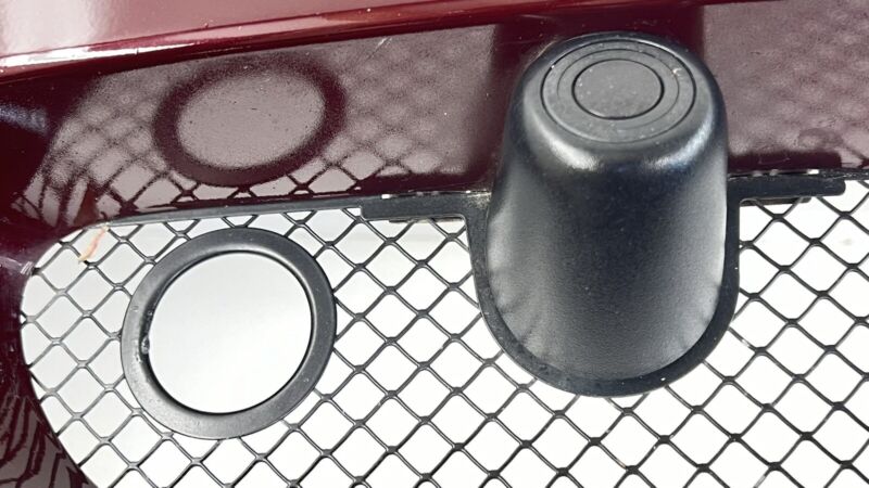 6G33-17D957 / 6G33 17D957 / 6G3317D957 07-10 ASTON MARTIN VANTAGE FRONT BUMPER COVER COMPLETE WITH GRILL MERLOT RED OEM