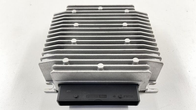 1004833-10-A / 1004833 10 A / 100483310A 17-20 TESLA MODEL S AMPLIFIER AMP AUDIO SOUND 1004833-10-A OEM
