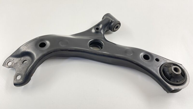 16-21 TOYOTA PRIUS DRIVER LEFT FRONT SUSPENSION LOWER CONTROL ARM OEM