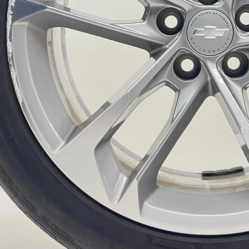 23267380 2017 CAMARO SS 50TH ANNIVERSARY FRONT WHEEL RIM W/ TIRE 20x8.5 +25 OFFSET OEM