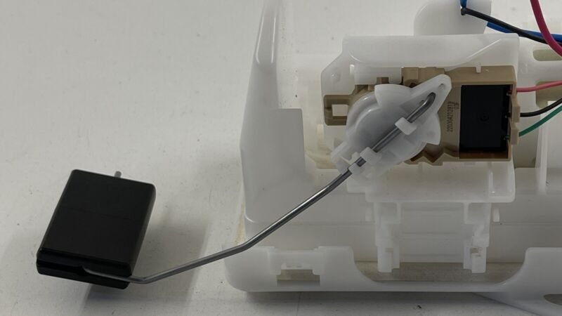 89461-48020 / 89461 48020 / 8946148020 19-22 LEXUS ES300H GAS TANK FUEL PUMP SENDING UNIT 77020-06740 OEM