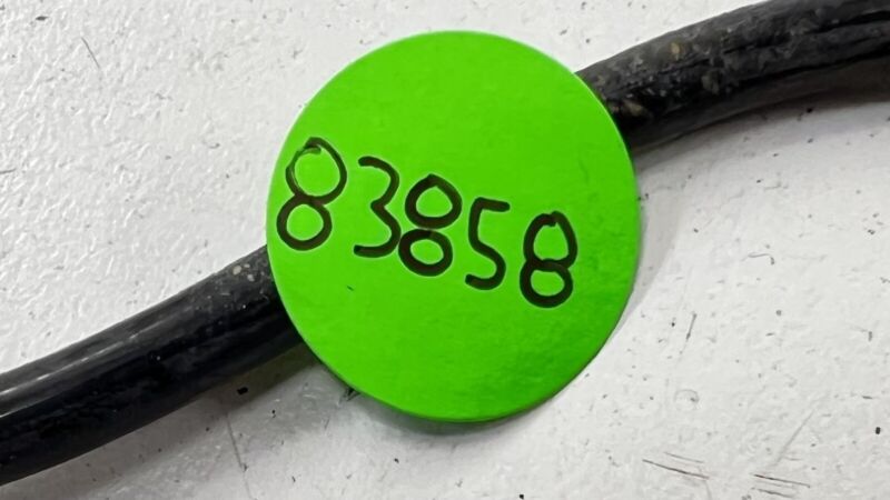 A 205 905 01 05 0105 / A2059050105 / 2059050105 15-21 MERCEDES-BENZ C63S W205 DRIVER LEFT FRONT ABS WHEEL SPEED SENSOR O