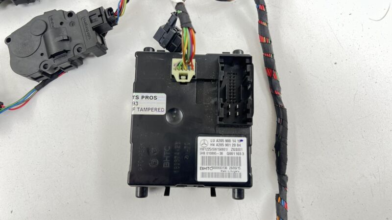 2058200183 / A2058200183 / A 205 820 01 83 0183 15-21 MERCEDES C63S W205 HVAC BOX HEATER AC FLAP MOTOR AIR MIX ACTUATOR