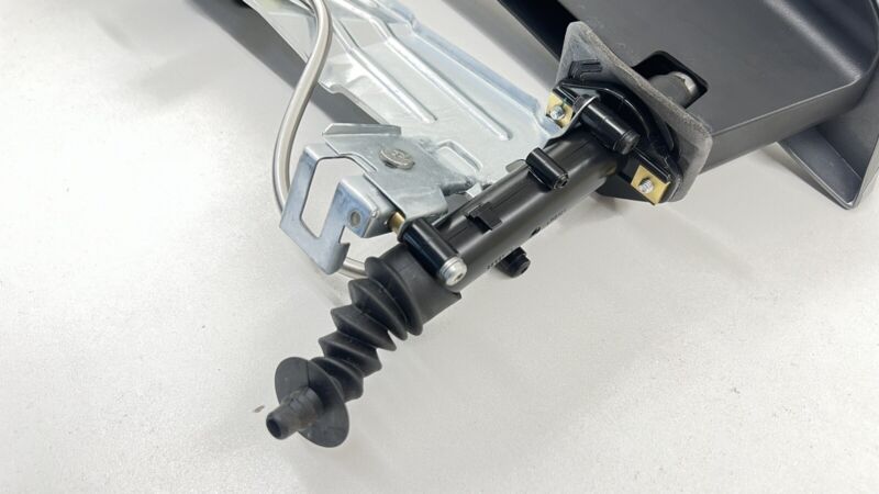 987.504.109.00 / 987 504 109 00 / 98750410900 05-12 PORSCHE BOXSTER CAYMAN 987 REAR POWER LIFT SPOILER WING MECHANISM OE
