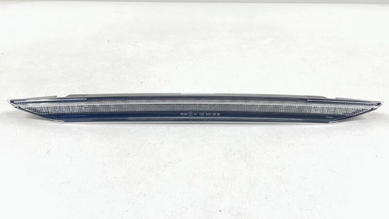 987.631.050.01 / 987 631 050 01 / 98763105001 05-12 PORSCHE BOXSTER 987 REAR 3RD THIRD BRAKE LIGHT LAMP STOP WARNING OEM
