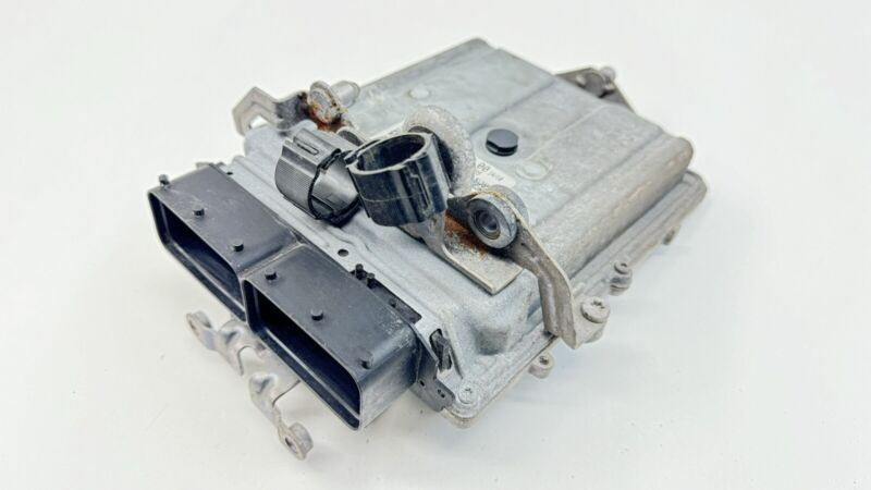 1779000300 / A1779000300 / A 177 900 03 00 0300 15-21 MERCEDES C63S AMG W205 MOTOR ENGINE CONTROL MODULE ECU 1779000300