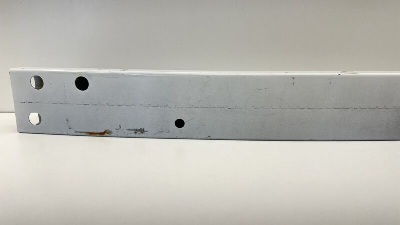 22785364 10-15 CHEVROLET CAMARO ZL1 SS FRONT REINFORCEMENT BAR IMPACT ABSORBER WHITE OEM