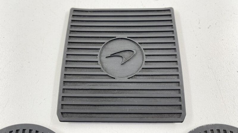 11N2280CP 15-17 MCLAREN 650S CENTER CONSOLE CUPHOLDER COIN STORAGE RUBBER MAT INSERT OEM