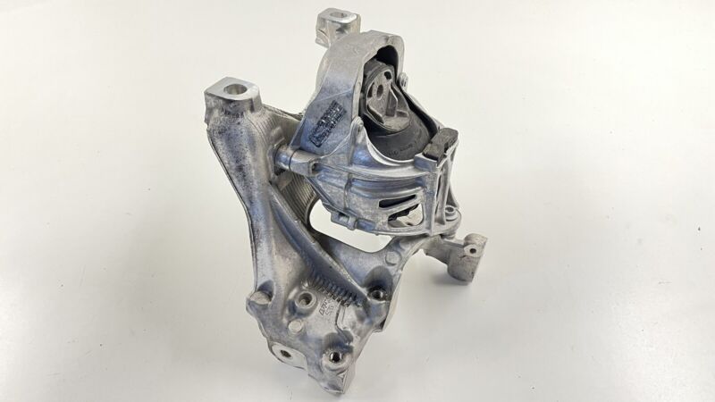 4M0 199 371 FG / 4M0199371FG 18-23 AUDI S4 S5 DRIVER LEFT MOTOR ENGINE MOUNT SUPPORT BRACKET OEM