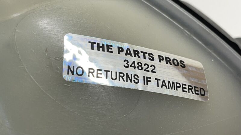 2215000349 / A2215000349 / A 221 500 03 49 0349 07-13 MERCEDES BENZ S550 W221 COOLANT RESERVOIR OVERFLOW EXPANSION BOTTL