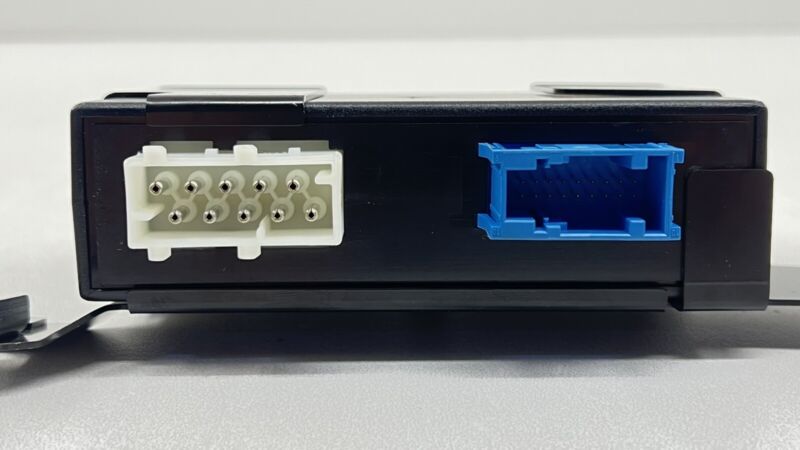 7 840 414 / 7840414 06-10 BMW M6 E63 E64 ELECTRONIC SUSPENSION DAMPER CONTROL MODULE OEM