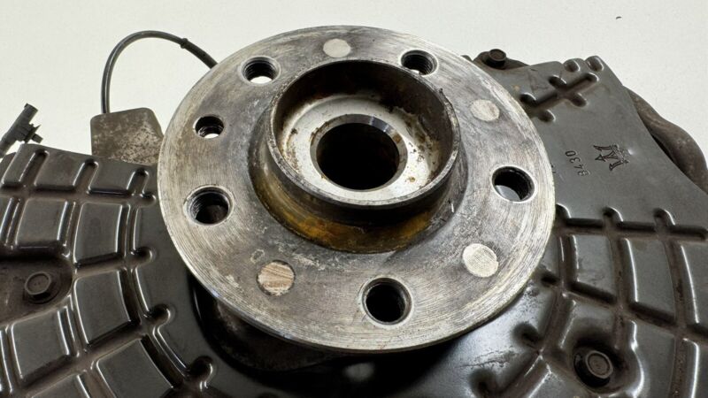 670039101 14-23 MASERATI GHIBLI RWD PASSENGER RIGHT FRONT SPINDLE KNUCKLE HUB BEARING OEM