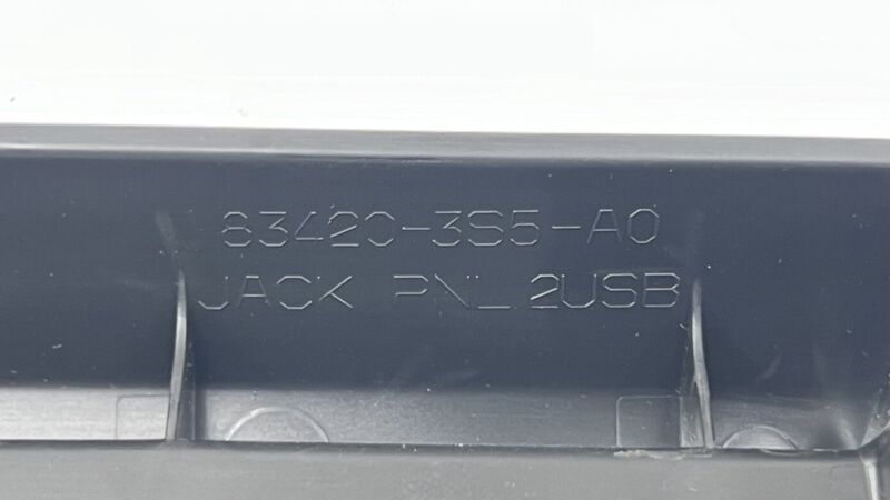 83420-3S5-A0 / 83420 3S5 A0 / 834203S5A0 2024 ACURA INTEGRA TYPE S CENTER CONSOLE USB INPUT PORT CHARGE TRIM OEM