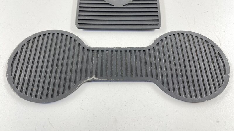 11N2280CP 15-17 MCLAREN 650S CENTER CONSOLE CUPHOLDER COIN STORAGE RUBBER MAT INSERT OEM