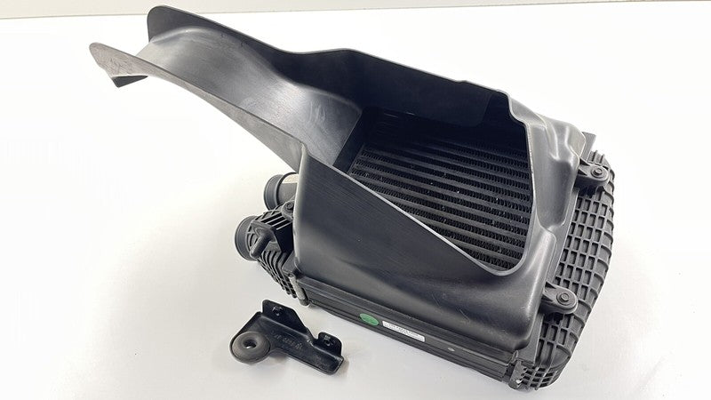 670004140 14-17 MASERATI GHIBLI DRIVER LEFT TURBO INTERCOOLER W/ DUCT 670009834 OEM