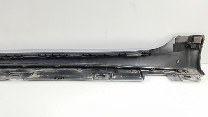 8W8.853.860.A / 8W8 853 860 A / 8W8853860A 18-23 AUDI A5 S5 PASSENGER RIGHT SIDE SKIRT ROCKER PANEL TRIM 8W8853860A OEM