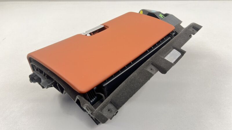 997.552.204.06 / 997 552 204 06 / 99755220406 05-08 PORSCHE BOXSTER CAYMAN 987 GLOVE BOX STORAGE COMPARTMENT TERRACOTTA