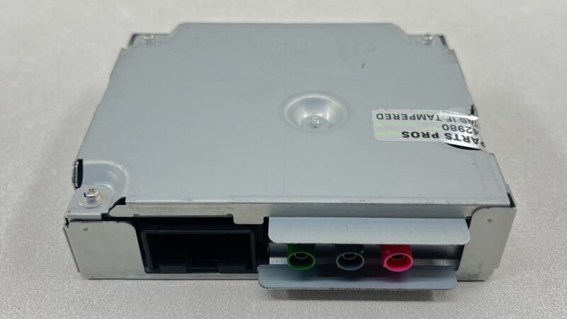 970.618.733.51 / 970 618 733 51 / 97061873351 10-16 PORSCHE PANAMERA REAR VIEW BACK UP CAMERA CONTROL MODULE 97061873351