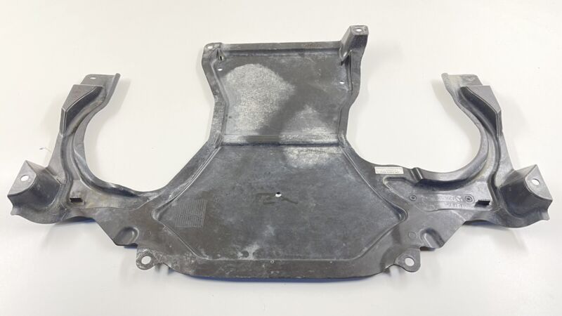 2045243230 / A2045243230 / A 204 524 32 30 3230 14-17 MERCEDES E550 W207 REAR ENGINE SPLASH GUARD SHIELD COVER TRIM TRAY