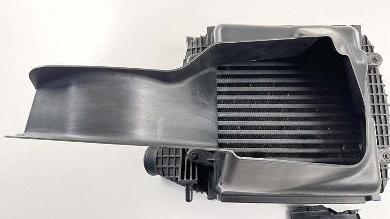 670004140 14-17 MASERATI GHIBLI DRIVER LEFT TURBO INTERCOOLER W/ DUCT 670009834 OEM
