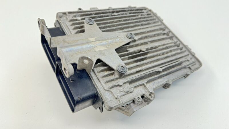1779000300 / A1779000300 / A 177 900 03 00 0300 15-21 MERCEDES C63S AMG W205 MOTOR ENGINE CONTROL MODULE ECU 1779000300