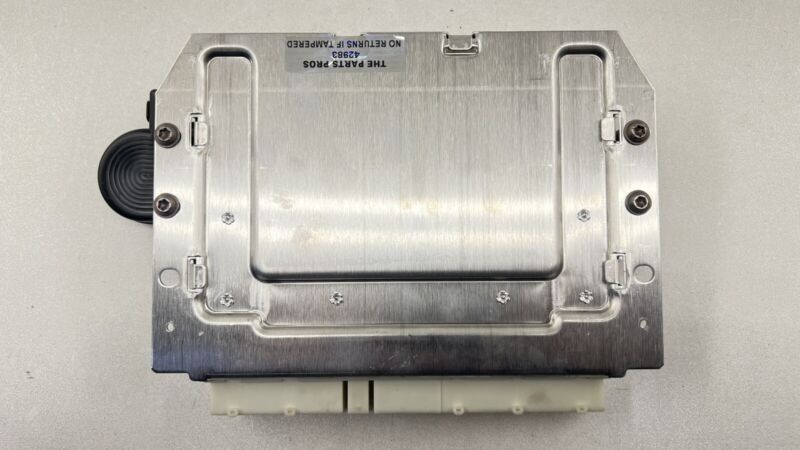 970.618.155.27 / 970 618 155 27 / 97061815527 14-16 PORSCHE PANAMERA AIR RIDE SUSPENSION MODULE AUTO LEVELING 9706181552