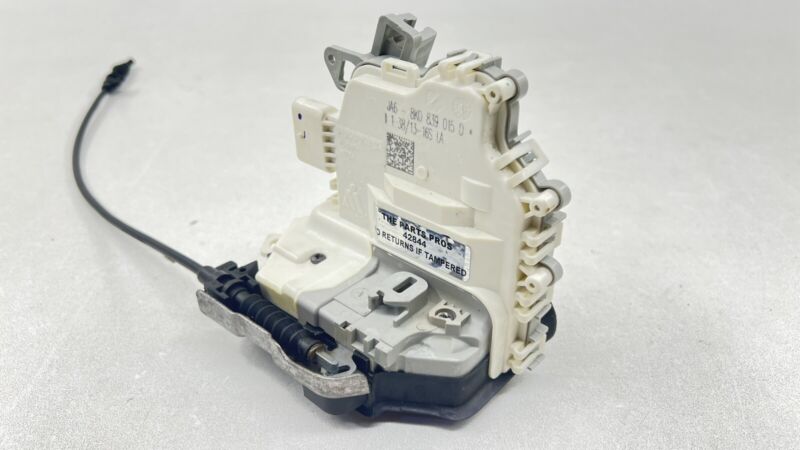8K0 839 015 D / 8K0839015D 10-16 PORSCHE PANAMERA DRIVER LEFT REAR DOOR LOCK LATCH ACTUATOR OEM
