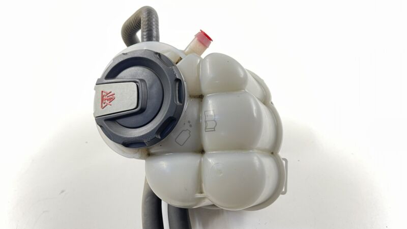8W1 121 405 J / 8W1121405J 18-20 AUDI S4 RADIATOR COOLANT RESERVOIR TANK BOTTLE 8W1 121 403 B OEM