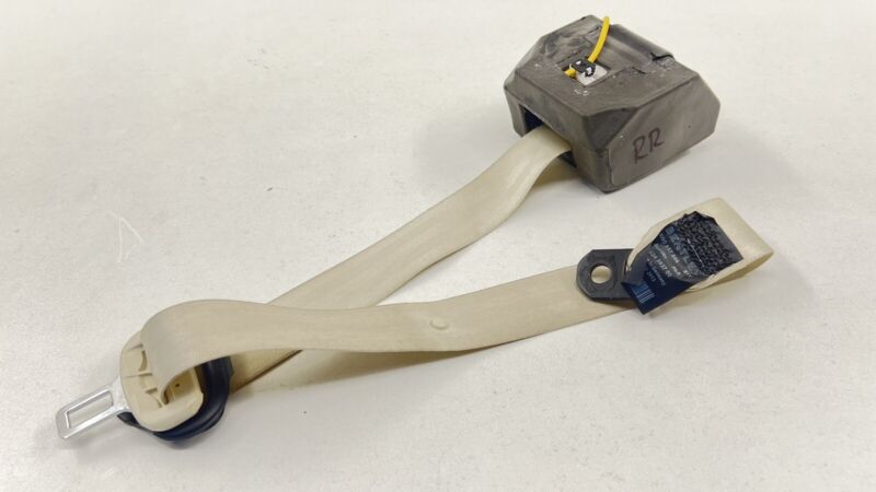 4W1 857 706 / 4W1857706 13-18 BENTLEY FLYING SPUR FRONT AND REAR SEATBELT SEAT BELT RETRACTOR SET OEM