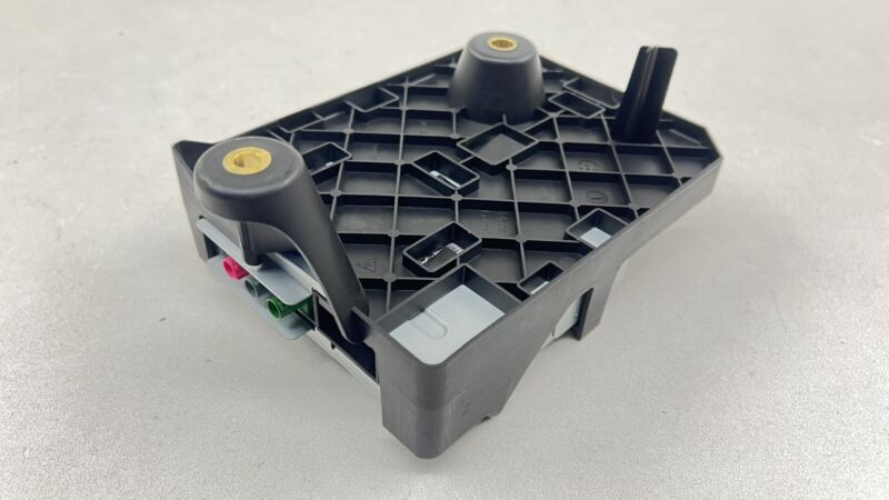 970.618.733.51 / 970 618 733 51 / 97061873351 10-16 PORSCHE PANAMERA REAR VIEW BACK UP CAMERA CONTROL MODULE 97061873351