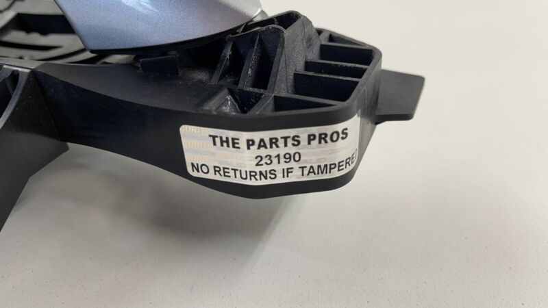 2217600834 / A2217600834 / A 221 760 08 34 0834 07-13 MERCEDES BENZ W221 S CLASS PASSENGER RIGHT REAR EXTERIOR DOOR HAND