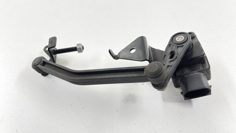 1663230740 / A1663230740 / A 166 323 07 40 0740 13-16 MERCEDES BENZ GL350 X166 RIGHT FRONT HEADLIGHT HEIGHT LEVEL SENSOR