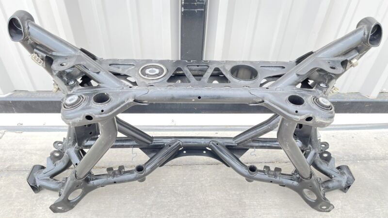 15-20 BMW M2 M3 M4 REAR SUBFRAME SUB FRAME CROSSMEMBER CRADLE OEM