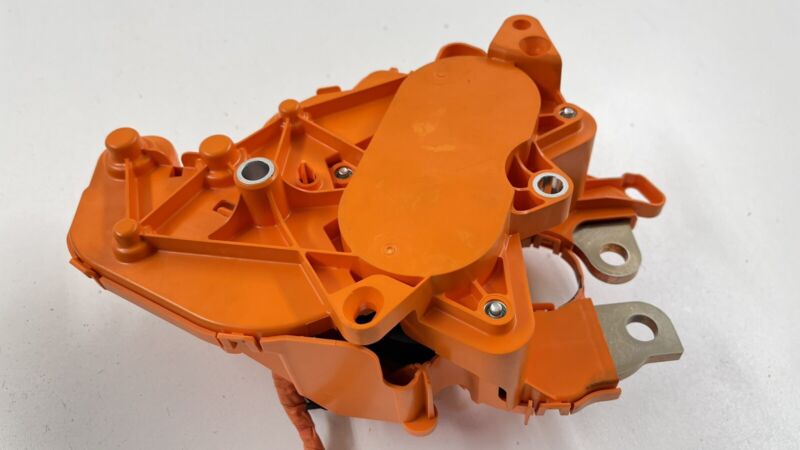 1092739-00-E / 1092739 00 E / 109273900E 20-23 TESLA MODEL Y BATTERY FC CONTRACTOR AC FILTER INPUT HARNESS 147042600A OE