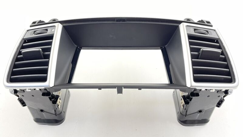 1668300854 / A1668300854 / A 166 830 08 54 0854 13-16 MERCEDES BENZ GL350 X166 FRONT CENTER DASH AIR VENT GRILLE TRIM PA