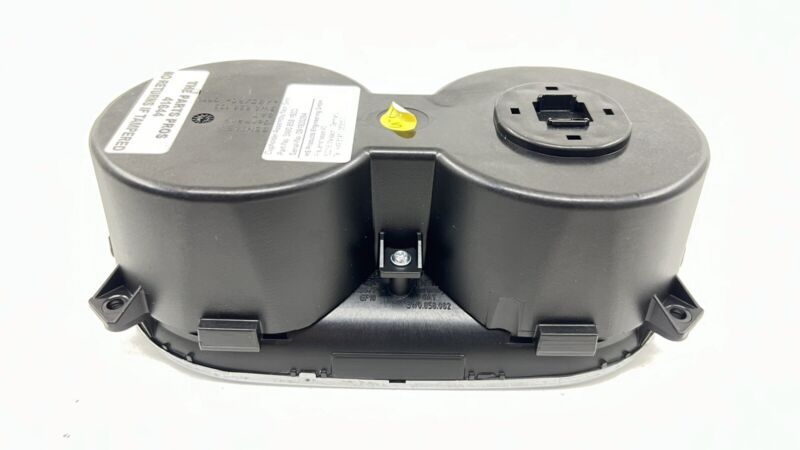 3W0.858.195 / 3W0 858 195 / 3W0858195 13-18 BENTLEY FLYING SPUR CENTER CONSOLE CUPHOLDER CUP HOLDER 3W0.858.195 OEM