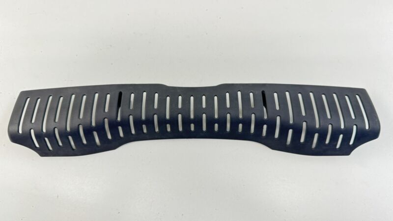07C 103 925 / 07C103925 13-18 BENTLEY FLYING SPUR ENGINE INTAKE MANIFOLD COVER 07C 103 925 Q OEM