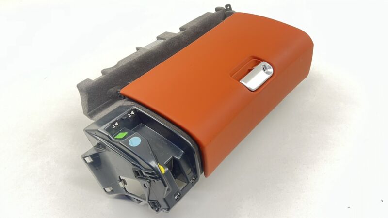 997.552.204.06 / 997 552 204 06 / 99755220406 05-08 PORSCHE BOXSTER CAYMAN 987 GLOVE BOX STORAGE COMPARTMENT TERRACOTTA