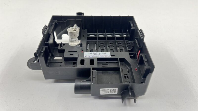 812461962 22-24 CADILLAC CT4 V BLACKWING REAR BATTERY FUSE RELAY JUNCTION BOX 84986478 OEM