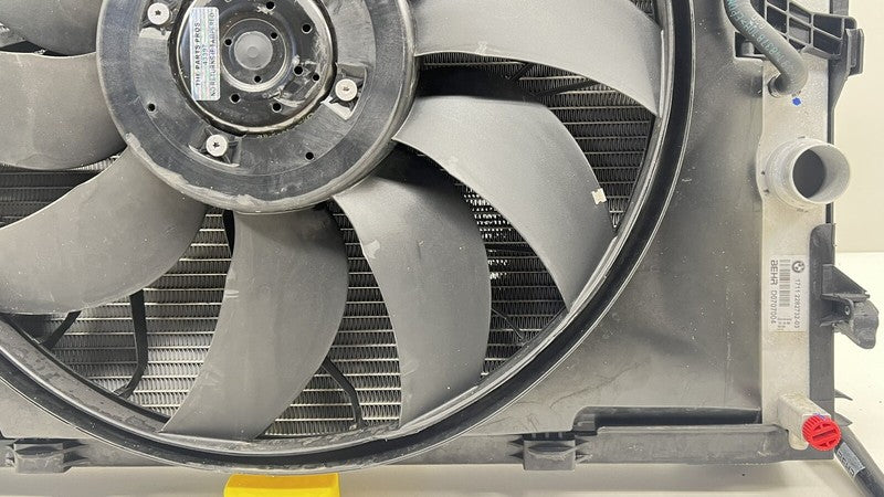 2 282 501 / 2282501 06-10 BMW M6 E63 E64 RADIATOR CONDENSER COOLING FAN ASSEMBLY OEM