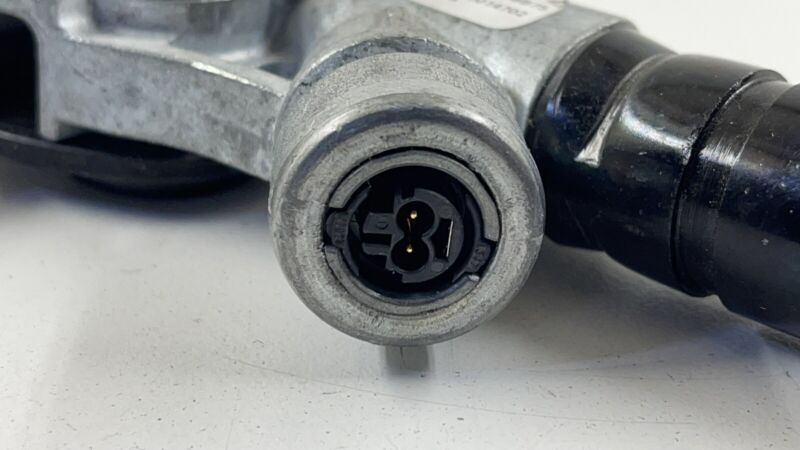 1090324-01-C / 1090324 01 C / 109032401C 17-22 TESLA MODEL 3 Y RIGHT FRONT SEATBELT SEATBELT PRETENSIONER TENSIONER OEM