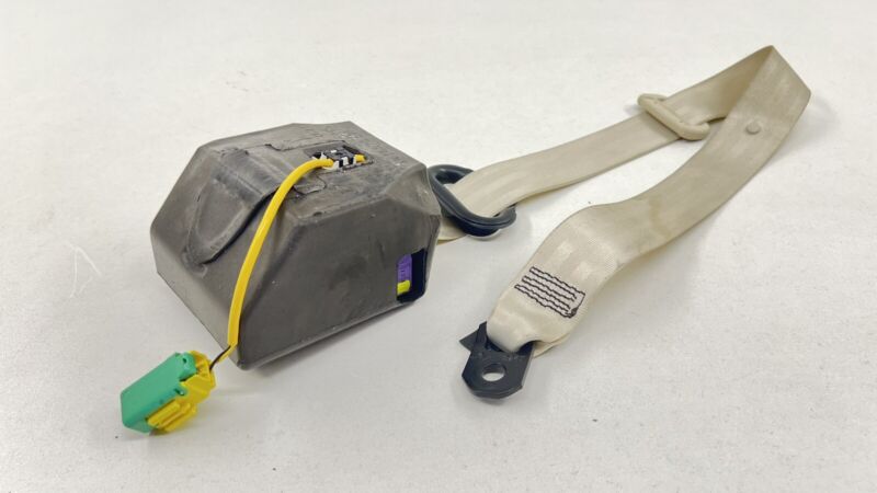 4W1 857 706 / 4W1857706 13-18 BENTLEY FLYING SPUR FRONT AND REAR SEATBELT SEAT BELT RETRACTOR SET OEM