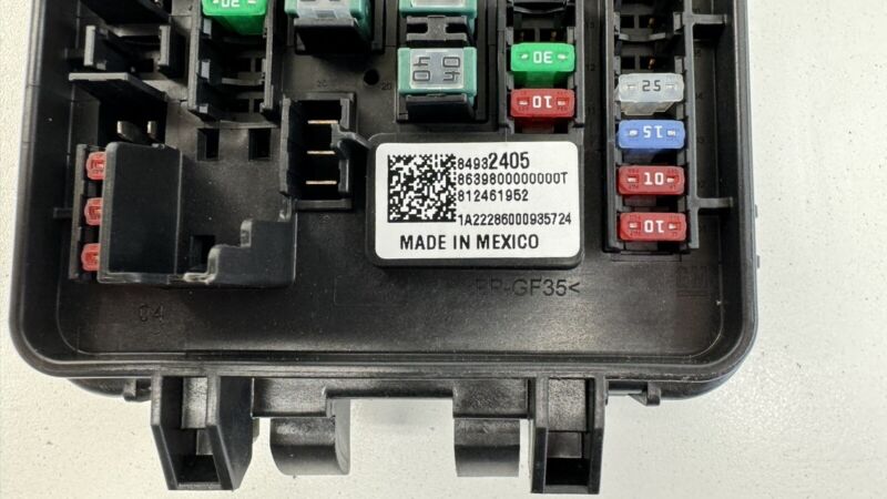 22-23 CADILLAC CT4 V BLACKWING CABIN FUSE RELAY JUNCTION BOX 84932405 OEM
