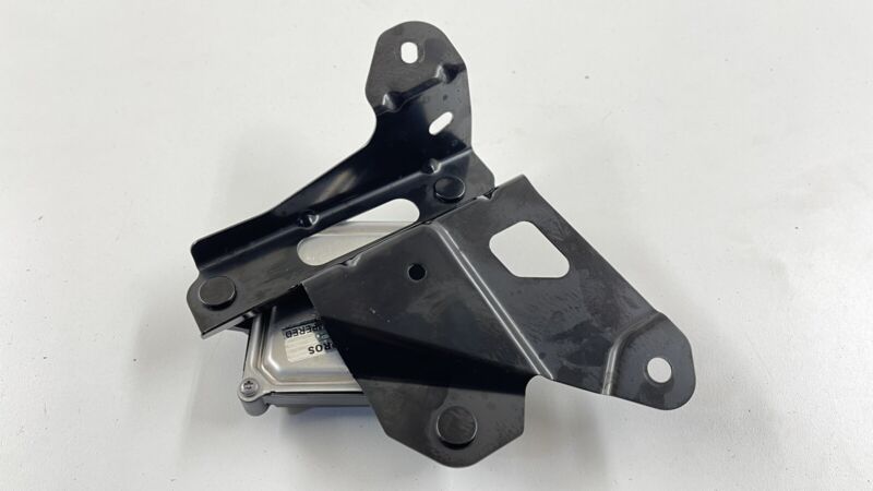 87611CC000 / 87611 CC000 / 87611-CC000 2022 SUBARU BRZ RIGHT REAR BLIND SPOT RADAR MONITOR SENSOR MODULE 87611CC000 OEM