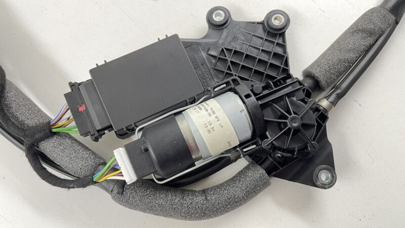 670043162 14-22 MASERATI QUATTROPORTE DRIVER LEFT REAR SUNSHADE ROLLER BLIND OEM