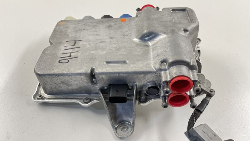 1059891-00-D / 1059891 00 D / 105989100D 17-20 TESLA MODEL S HIGH VOLTAGE DISTRIBUTION JUNCTION BOX 1059891-00-D OEM