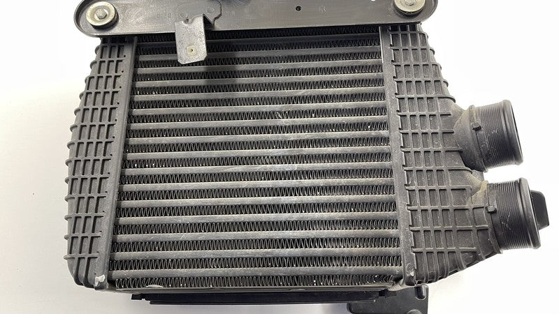 670004140 14-17 MASERATI GHIBLI DRIVER LEFT TURBO INTERCOOLER W/ DUCT 670009834 OEM