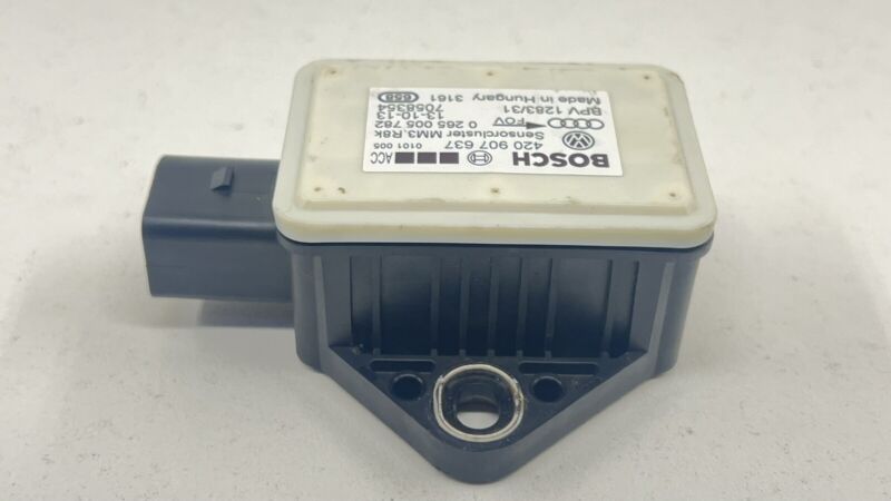420 907 637 / 420907637 13-18 BENTLEY FLYING SPUR YAW RATE TURN SENSOR MODULE 420 907 637 OEM