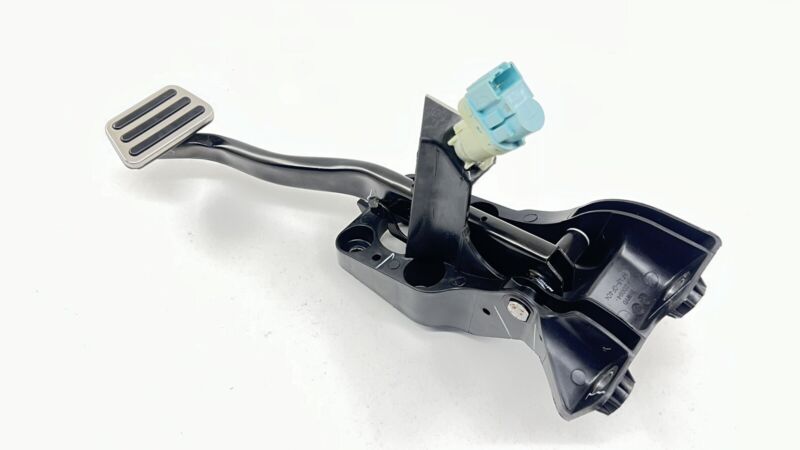 FR3C-2D094-CF / FR3C 2D094 CF / FR3C2D094CF 20-22 FORD MUSTANG GT500 EMERGENCY PARKING BRAKE PEDAL FR3C-2D094-CF OEM