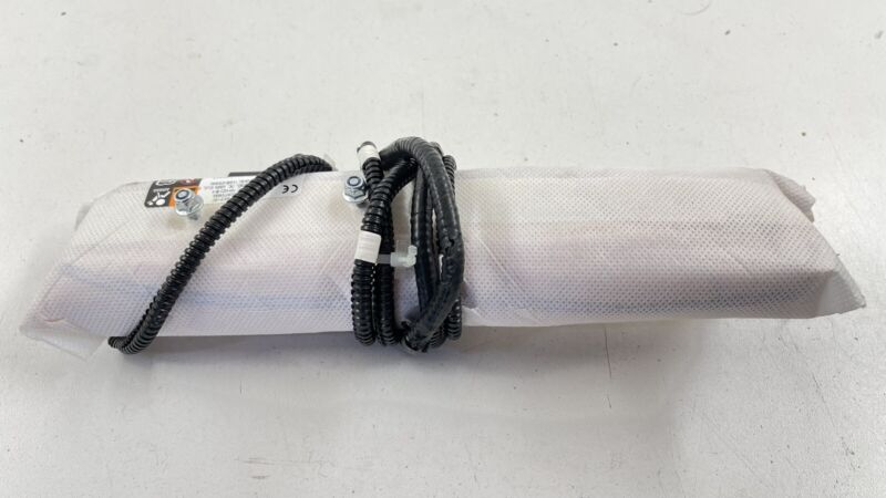 1005258-00-D / 1005258 00 D / 100525800D 12-21 TESLA MODEL S RIGHT FRONT SEAT AIRBAG AIR BAG SRS 1005258-00-D OEM